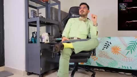 Snapshot of samuelcoopper chatting on 02-11-26, 04:01 Samuel Coopper online show from 02-11-26, 04:01