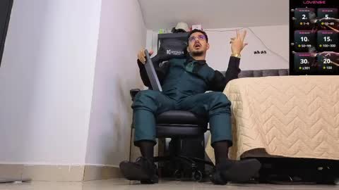 Snapshot of samuelcoopper chatting on 03-31-26, 08:42 Samuel Coopper online show from 03-31-26, 08:42