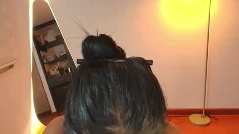 Hello I am absent due to a family calamity I will return soon-hola estoy ausente por un problema familiar volvere pronto. online show from 09-24-25, 01:31