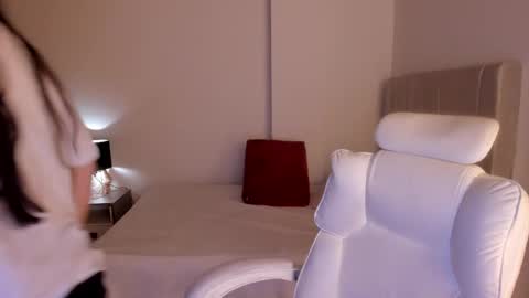 Snapshot of samy_one chatting on 05-19-26, 09:43 Samy online show from 05-19-26, 09:43