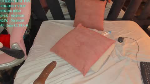 Snapshot of samy_ross_ chatting on 12-31-24, 10:12 Find me at when im offline here. online show from 12-31-24, 10:12