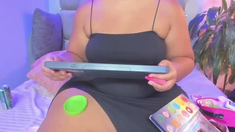 Snapshot of samyriverss chatting on 12-10-24, 03:09 Samy online show from 12-10-24, 03:09