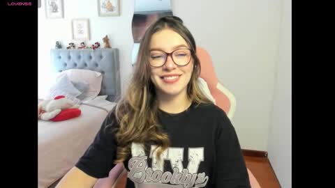 Snapshot of samysweet_8 chatting on 09-16-25, 06:42 Samanta online show from 09-16-25, 06:42