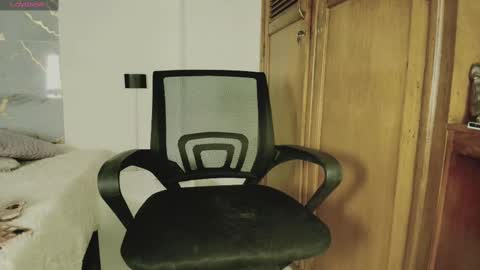 Snapshot of san_vaioleth chatting on 09-23-25, 04:37 Vaioleth San online show from 09-23-25, 04:37