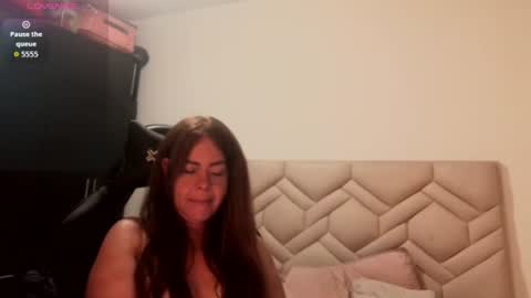 Sanddi  online show from 06-18-26, 01:28