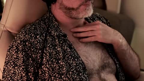 Snapshot of sanders_white chatting on 12-23-24, 04:33 Sanders online show from 12-23-24, 04:33