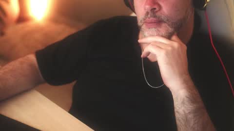 Snapshot of sanders_white chatting on 03-09-25, 11:56 Sanders online show from 03-09-25, 11:56