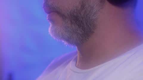 Snapshot of sanders_white chatting on 10-25-25, 02:08 Sanders online show from 10-25-25, 02:08