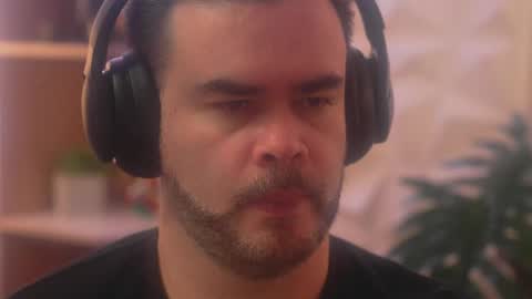 Snapshot of sanders_white chatting on 01-16-26, 03:43 Sanders online show from 01-16-26, 03:43