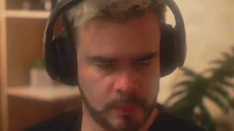 Snapshot of sanders_white chatting on 01-19-26, 02:48 Sanders online show from 01-19-26, 02:48