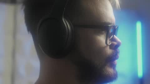 Snapshot of sanders_white chatting on 03-04-26, 05:13 Sanders online show from 03-04-26, 05:13