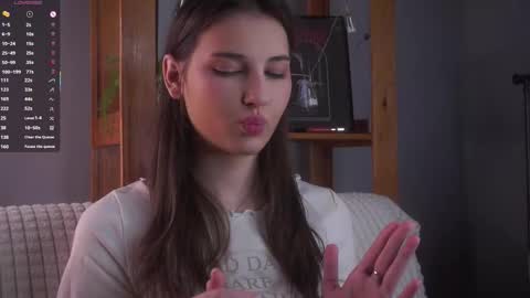 Snapshot of sandili chatting on 02-10-26, 01:32 Isabel but you can call me Bella online show from 02-10-26, 01:32