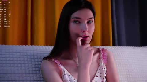 Snapshot of sandili chatting on 03-10-26, 01:32 Isabel but you can call me Bella online show from 03-10-26, 01:32