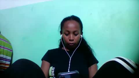 sandra1253099 online show from 12-17-25, 06:36