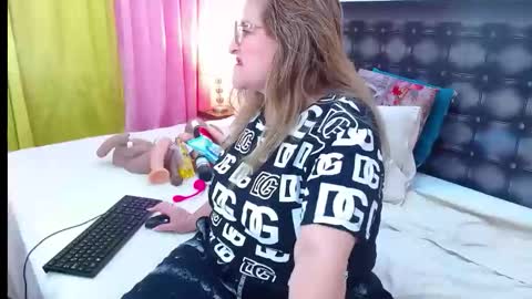 SANDRA online show from 04-23-26, 11:09