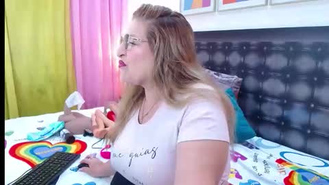Snapshot of sandra_20_ chatting on 05-12-26, 11:18 SANDRA online show from 05-12-26, 11:18