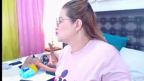 Snapshot of sandra_20_ chatting on 05-30-26, 11:07 SANDRA online show from 05-30-26, 11:07