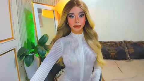 Sandra Hornball online show from 02-18-26, 01:56