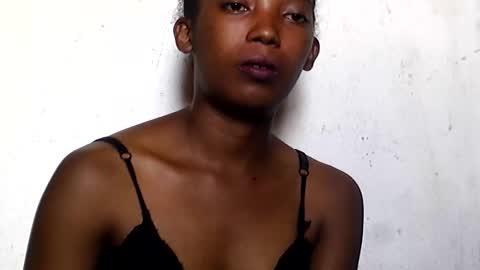 sandrine718 online show from 03-05-26, 07:37