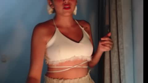 sandy_straw online show from 09-28-25, 01:55