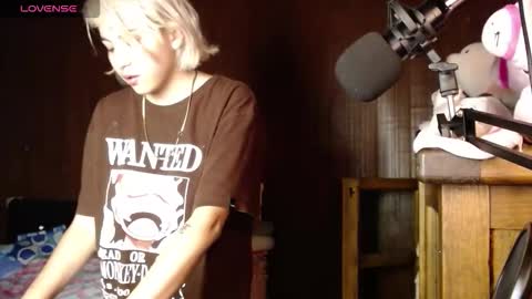 sandy_straw online show from 12-16-25, 06:07