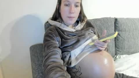 Snapshot of sandysun_shine chatting on 12-13-24, 03:00 Sandy online show from 12-13-24, 03:00