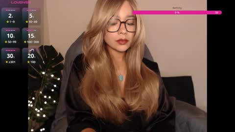 Snapshot of santal_oli chatting on 12-21-25, 03:24 secret online show from 12-21-25, 03:24