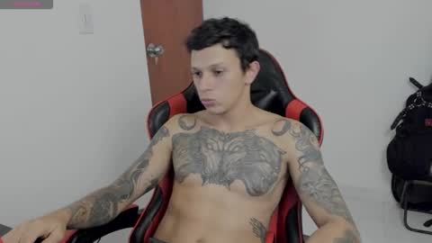 Snapshot of santi_alpha chatting on 10-02-25, 11:23 Santi online show from 10-02-25, 11:23