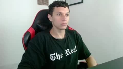 Snapshot of santi_alpha chatting on 11-14-25, 12:15 Santi online show from 11-14-25, 12:15