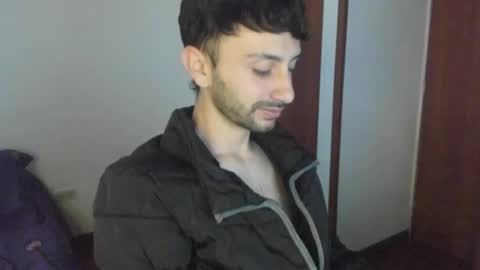 Snapshot of santi_mateo chatting on 03-12-25, 04:24 Santi online show from 03-12-25, 04:24