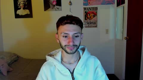 Snapshot of santi_mateo chatting on 09-21-25, 04:47 Santi online show from 09-21-25, 04:47