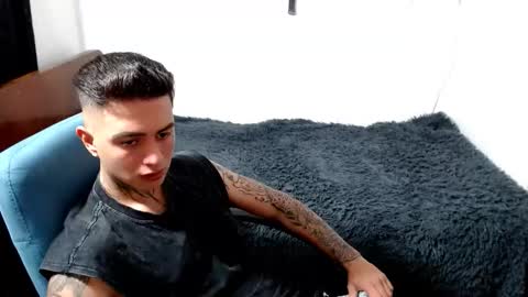 Snapshot of santi_ss chatting on 10-10-25, 01:59 santi_ss online show from 10-10-25, 01:59