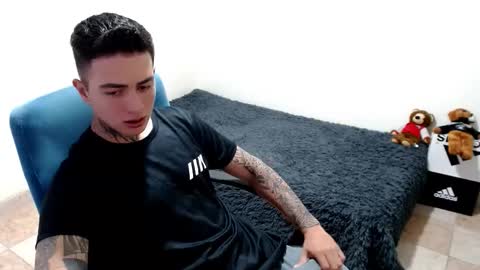 Snapshot of santi_ss chatting on 10-22-25, 12:33 santi_ss online show from 10-22-25, 12:33