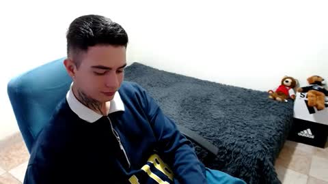 Snapshot of santi_ss chatting on 10-22-25, 03:45 santi_ss online show from 10-22-25, 03:45