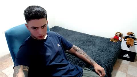 Snapshot of santi_ss chatting on 10-26-25, 04:24 santi_ss online show from 10-26-25, 04:24