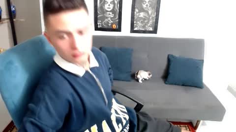 Snapshot of santi_ss chatting on 11-06-25, 11:48 santi_ss online show from 11-06-25, 11:48