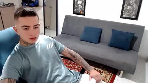 Snapshot of santi_ss chatting on 11-07-25, 02:17 santi_ss online show from 11-07-25, 02:17