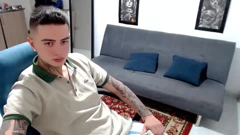 Snapshot of santi_ss chatting on 11-08-25, 04:07 santi_ss online show from 11-08-25, 04:07