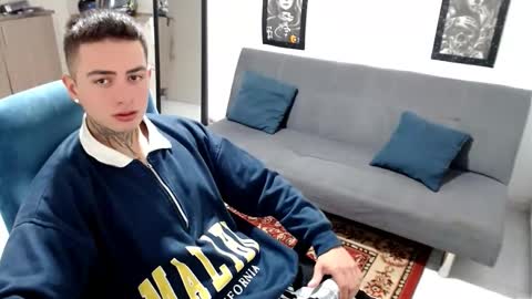 Snapshot of santi_ss chatting on 11-15-25, 03:30 santi_ss online show from 11-15-25, 03:30