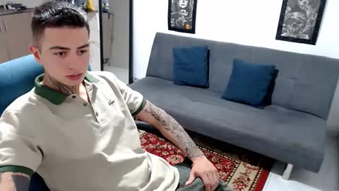 Snapshot of santi_ss chatting on 11-16-25, 04:01 santi_ss online show from 11-16-25, 04:01