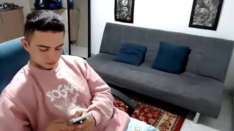 Snapshot of santi_ss chatting on 11-18-25, 12:49 santi_ss online show from 11-18-25, 12:49