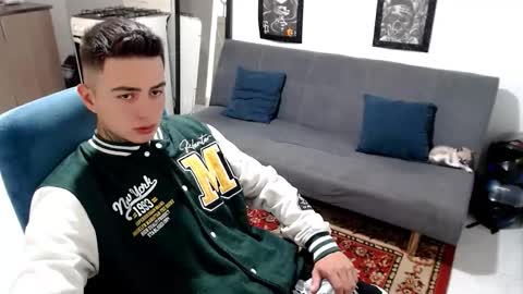 Snapshot of santi_ss chatting on 11-30-25, 04:11 santi_ss online show from 11-30-25, 04:11