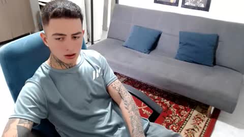 Snapshot of santi_ss chatting on 12-15-25, 04:00 santi_ss online show from 12-15-25, 04:00