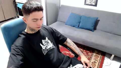 Snapshot of santi_ss chatting on 01-17-26, 12:54 santi_ss online show from 01-17-26, 12:54