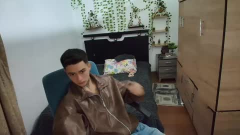 Snapshot of santi_ss chatting on 05-06-26, 12:41 santi_ss online show from 05-06-26, 12:41