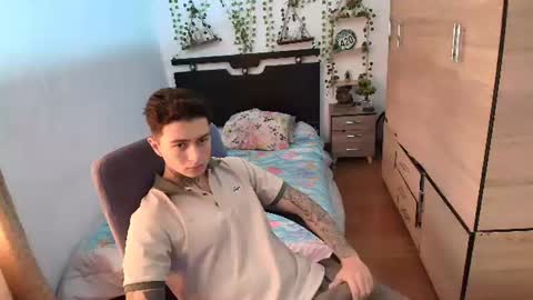 Snapshot of santi_ss chatting on 06-28-26, 01:17 santi_ss online show from 06-28-26, 01:17