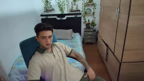 Snapshot of santi_ss chatting on 06-29-26, 01:23 santi_ss online show from 06-29-26, 01:23