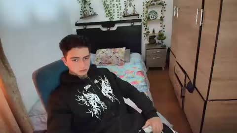 Snapshot of santi_ss chatting on 07-02-26, 04:13 santi_ss online show from 07-02-26, 04:13