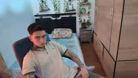 Snapshot of santi_ss chatting on 07-10-26, 03:14 santi_ss online show from 07-10-26, 03:14