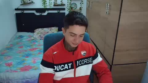 Snapshot of santi_ss chatting on 07-23-26, 01:52 santi_ss online show from 07-23-26, 01:52